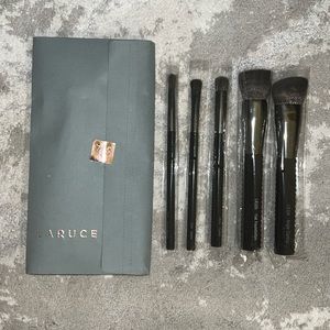 LARUCE 5 Piece Set Makeup Brushes